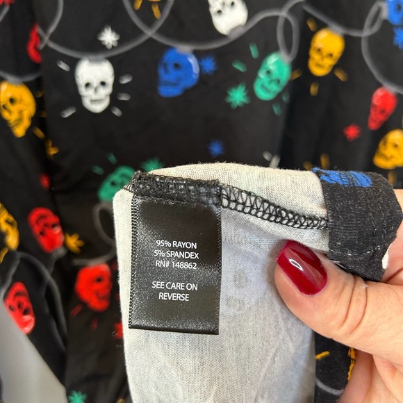 Torrid Super Soft Skull Holiday Lights Lounge Wear Set - Black - Size: 2X - Picture 11 of 16